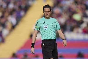 阿斯:西班牙足球裁判频遭暴力攻击和辱骂,立法改革迫在眉睫