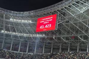 队史首个中超主场!铜梁龙主场龙兴足球场上座:43423人