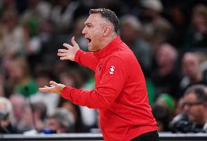 穆雷晃倒谢德后引发冲突!猛龙主帅:那不是我们真正的样子