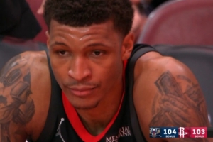 续命!小贾巴里·史密斯三分命中 火箭迫近到1分