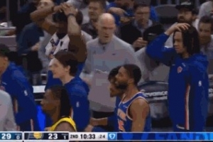 冲起来拦不住！阿努诺比后场一条龙单臂隔扣米卡·波特打停