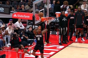 后面被补进!穆雷断球反击被小史密斯干扰球 火箭挑战失败