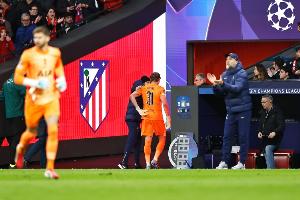 迪尼谈金斯基、约恩森:足球非温情脉脉的运动,不能随意更换门将