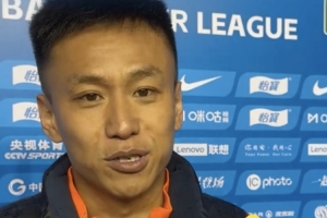 张弛:有这样一个退役仪式很幸福,无论在哪我永远是泰山队的孩子