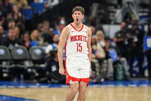 投得不错&填满数据栏！谢泼德半场3记三分球拿下9分3板2助1断1帽