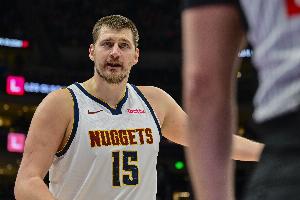 无奈空砍!约基奇24分16板14助5断 可惜17分大逆转失败!