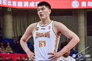 两大内线都被打掉!刘传兴10分钟&葛昭宝17分钟均犯满离场