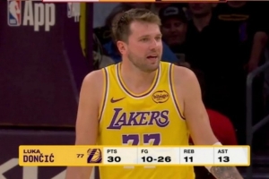 卢卡绝杀掘金:湖人有季后赛氛围了?