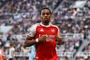 博主分析廷伯伤情:可能是外侧踝关节扭伤,若结构损伤至少休3周