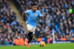 记者:萨维尼奥缺席曼城本场名单,他身体状态尚未完全恢复