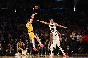 不只是精彩的绝杀!战胜掘金或许能让湖人避开雷霆&获得主场优势