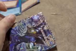 最惨一剪没!玩家失手剪坏价值25万元的卡:直接疯了