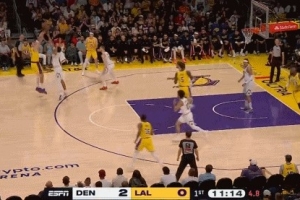 上来就对飙!穆雷迎着东契奇干拔三分命中 东契奇迅速answer ball