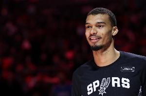 文班谈赛季末是否轮休:我每场都想打 但有些比赛确实可以轮休