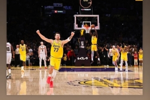 范德比尔特社媒称赞队友:东契奇是MVP 詹姆斯是赢家