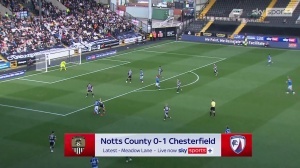 离谱！英乙球员将对手球鞋丢出场外，19分钟领到第二黄被罚出场