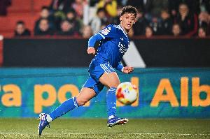 神仙吊射,居莱尔生涯在西甲已经直接参与25球,包括13球12助