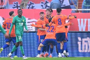 体坛王晓瑞揭秘泰山连胜背后:2比9是一剂良药 3天狂练9小时!