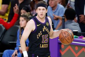 湖人官方晒里夫斯末节故意罚丢扳平:球商有1千万那么高!