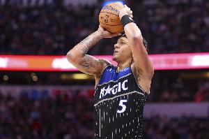 今天打得可以!班凯罗14中8拿下27分8板7助 关键两罚全中