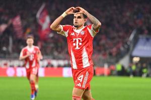 记者:拜仁就迪亚斯停赛进行上诉,德雷森对近期遭针对表示担忧