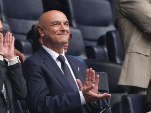 电讯报:英超从未有过热刺这种规模的降级 这个锅列维不背