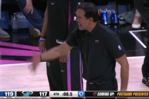 这又怎么说?魔术开不出球赶紧暂停 斯波疯狂比手势表示这不5秒?