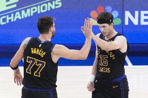 最佳拍档?东契奇和里夫斯连续三场同场30+5+5 历史首对队友