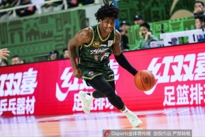 直播吧:北京仍在追逐后卫外援戴维斯 提升球队即战力 冲击总冠军