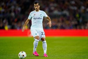 国米官方:姆希塔良左大腿肌肉拉伤,将在几天内接受进一步评估