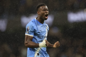 格伊:欧冠对皇马和联赛杯对枪手都很有信心,足球场从不缺少奇迹