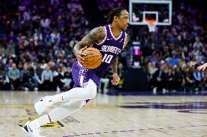 好好打球！德罗赞21中11砍41分11助带队两连胜 21罚18中频造杀伤