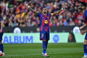 拉菲尼亚对阵塞维利亚上演帽子戏法，上一位做到的巴萨球员是梅西