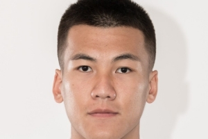 记者:闫炳良没有骨折,正常情况下三周左右能恢复