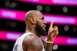 香波特:若你没按老詹的要求跑位 他会故意传球失误&让教练换下你