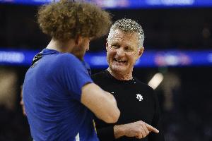 8大将缺席!科尔:不能再要求更多了 执教这些家伙真的很有意思