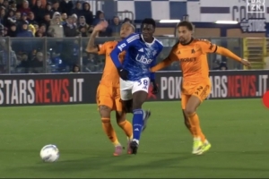 前裁判谈罗马红牌:当时韦斯利没对迪奥犯规,有身体接触的是伦施