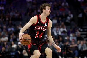 身体素质真棒!布泽利斯各种暴扣 22中12&三分13中5砍29分7板3帽