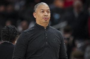 很关键!马瑟林被吹犯规 快船挑战失败&用光全部暂停