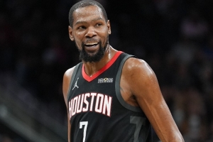 又一个神准的!杜兰特抛投、中距离、翻身跳投皆出手就有