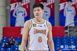 还在找状态!张宁替补出战22分钟10中3得6分4篮板 三分5中0