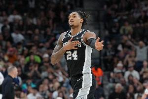 投射优异!瓦塞尔11投6中得20分3板4助1断 全场0失误