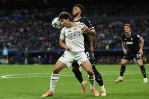 TA:21岁皇马前锋贡萨洛膝盖一直不适,接受保守治疗略有好转