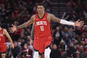 今天你尽力局！小贾巴里·史密斯17中8砍全队最高22分 另有8板