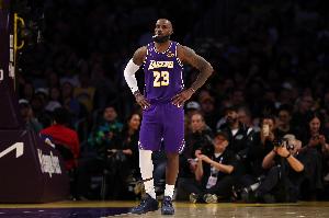 香波特:詹姆斯是个41岁的大男孩 17岁就赚大钱塑造了他的性格