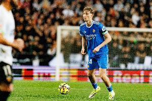 马卡:皇马将身穿深蓝色球衣对阵曼城,预计1200名皇马球迷到场