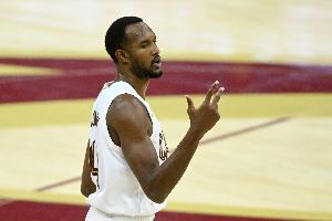 得吃得喝!莫布里21中12砍下27分15板2助3帽 6前场板