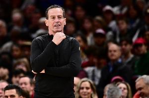 阿特金森:季后赛打10人轮换很困难 最终可能会缩减到9人或8人