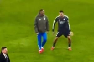 阿诺德赛后疑似模仿多库盘带,皇马球迷热议:他在比划他要去哪