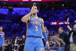 戴格诺特：麦凯恩靠表现赢得了轮换位置 找准了自己在队里的定位